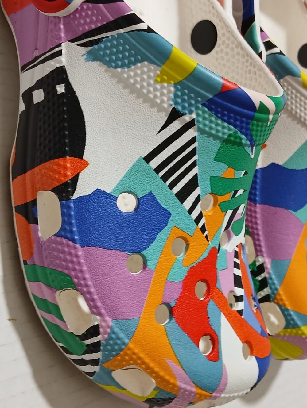 Crocs Retro Resort Clog Tropical Colorful Slip On Sandals Summer Womens 8 - Picture 7 of 9